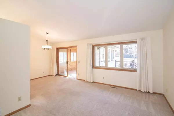 Eagan, MN 55123,712 N Hay Lake RD