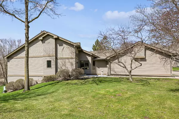 Eden Prairie, MN 55346,16411 Ellerdale LN