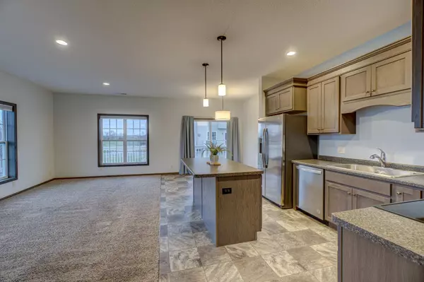 Hudson, WI 54016,2432 Foxglove CIR