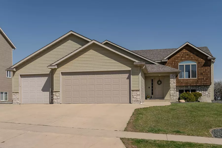 355 Wynnsong PL NW, Byron, MN 55920