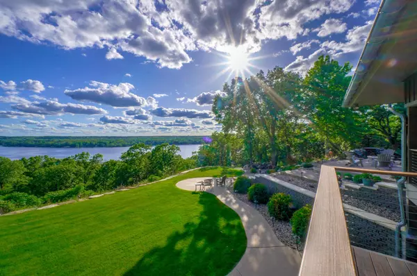 Hudson, WI 54016,1019 Crest View DR