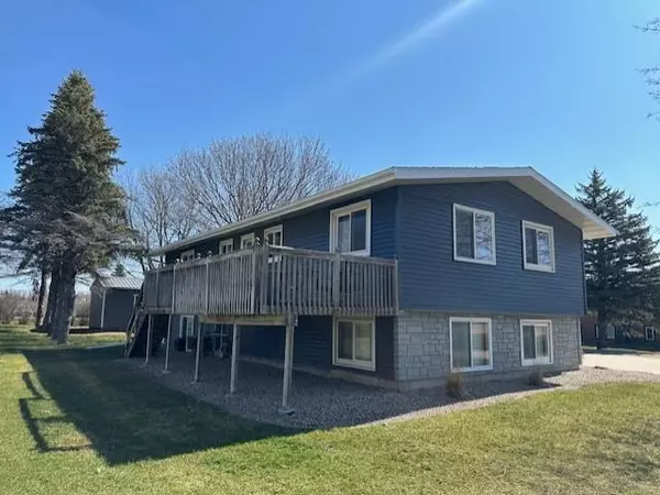 Windom, MN 56101,1520 River RD