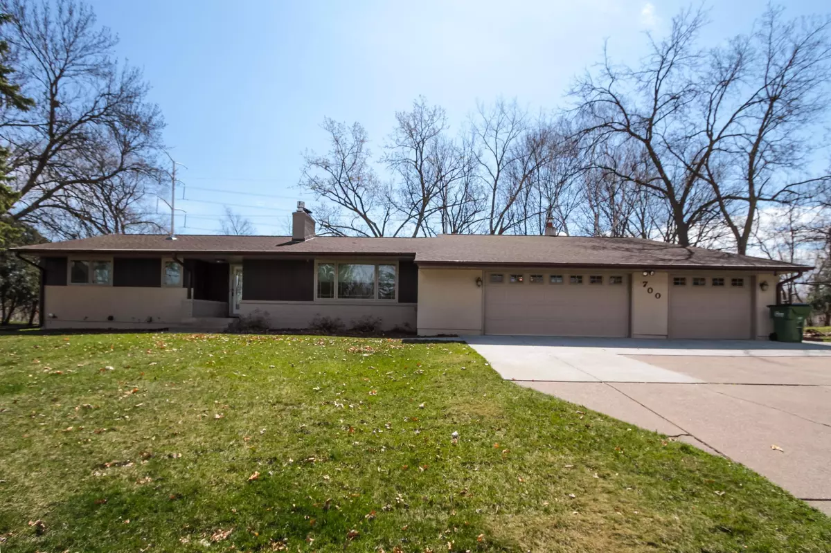 Roseville, MN 55113,700 Heinel DR