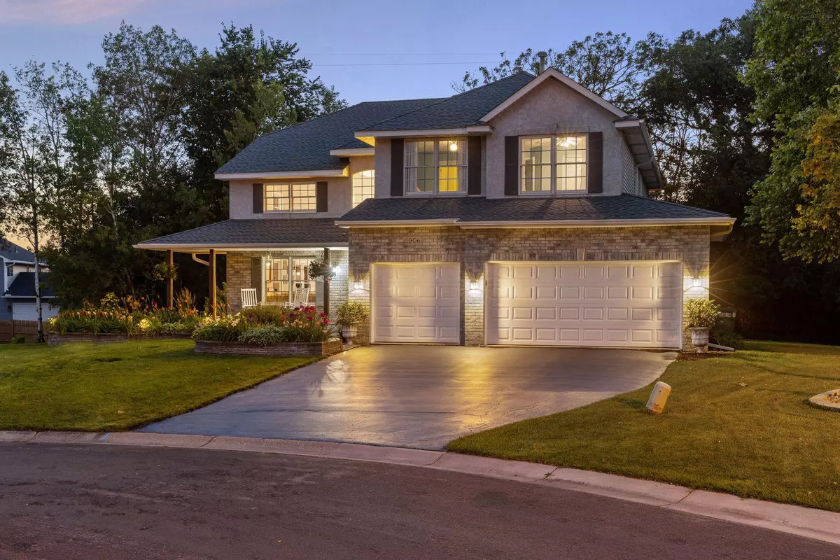 Eagan, MN 55123,906 Hyland CT