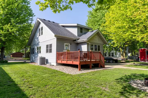 Montgomery, MN 56069,407 Oak AVE SE