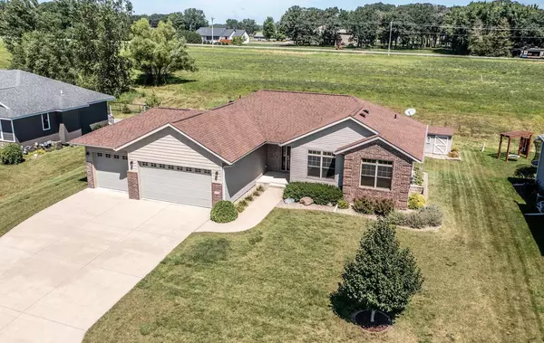 1730 Wood Duck LN NE, Owatonna, MN 55060