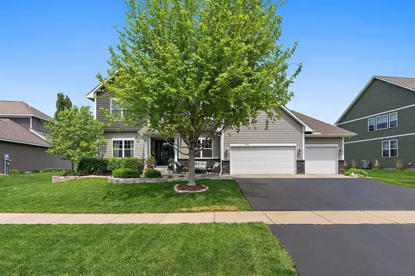 9581 212th ST W, Lakeville, MN 55044