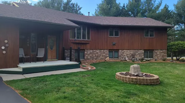 1009 Labarge RD,  Hudson,  WI 54016