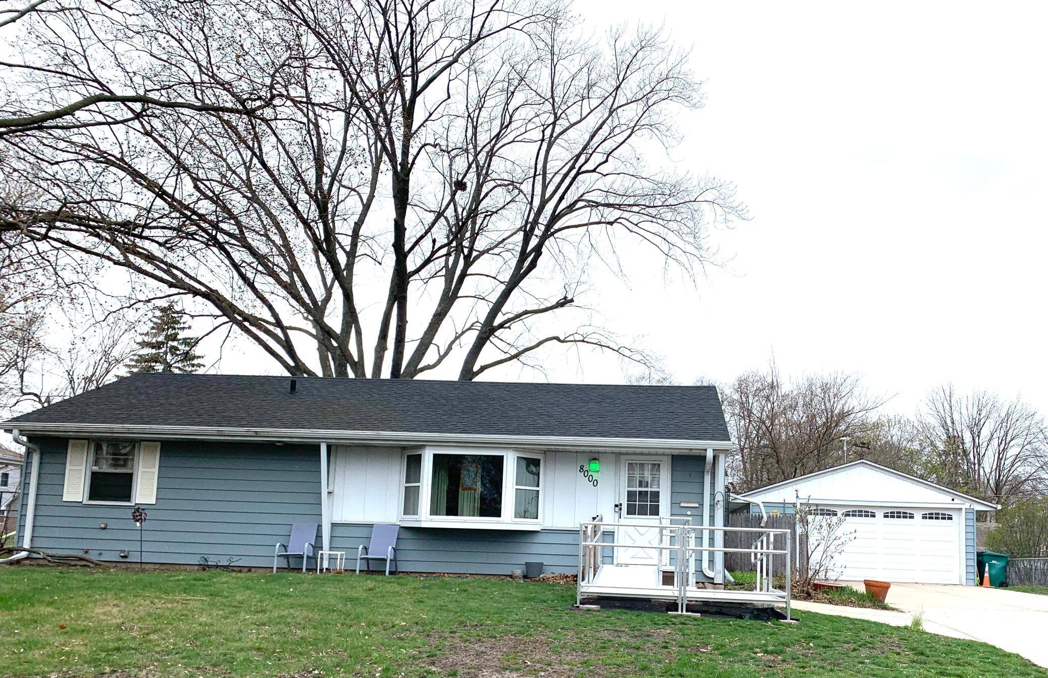 8000 Clinton AVE S, Bloomington, MN 55420