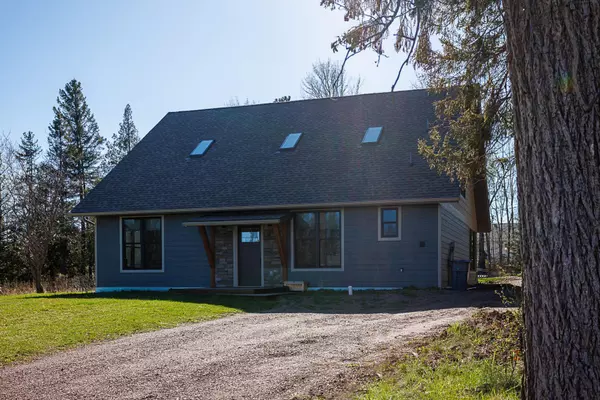 Grand Marais, MN 55604,417 4th AVE W