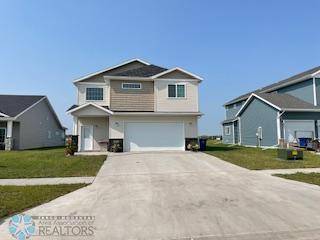 412 Hampton DR W, Moorhead, MN 56560