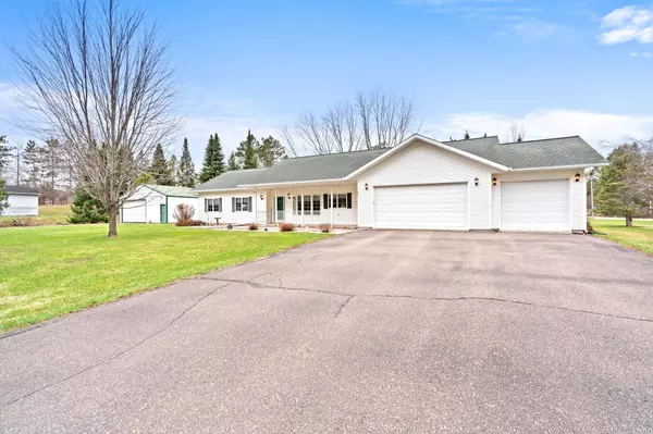 98 Mortenson DR, Hinckley, MN 55037