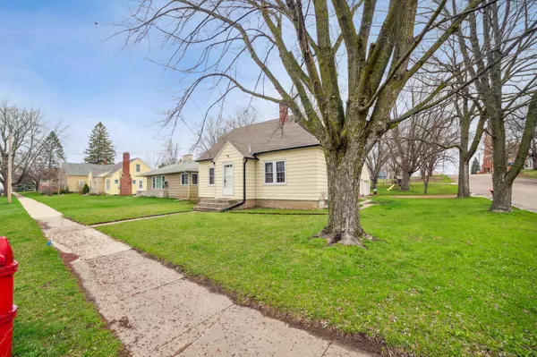 Howard Lake, MN 55349,920 8th AVE