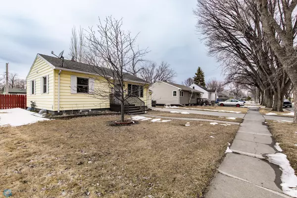 Moorhead, MN 56560,1111 10 1/2 ST N