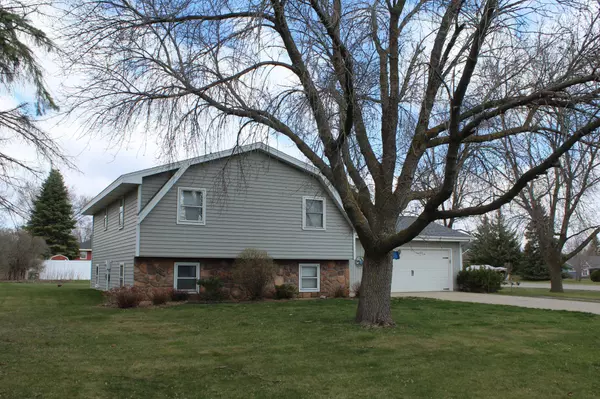 Alexandria, MN 56308,1001 Tabbert RD NW