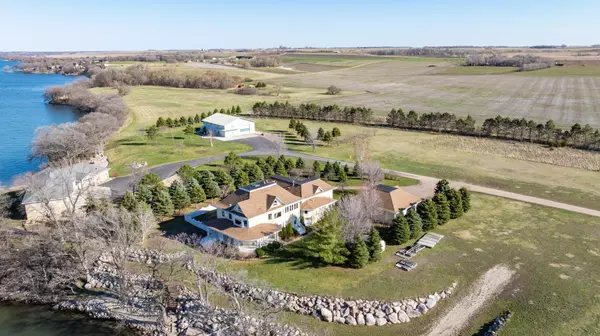 Big Stone City, SD 57216,48072 Oak Bay DR