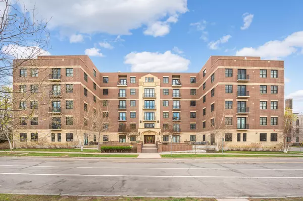 370 Marshall AVE #402,  Saint Paul,  MN 55102