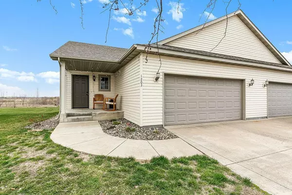 1203 Mockingbird LOOP, Sartell, MN 56377