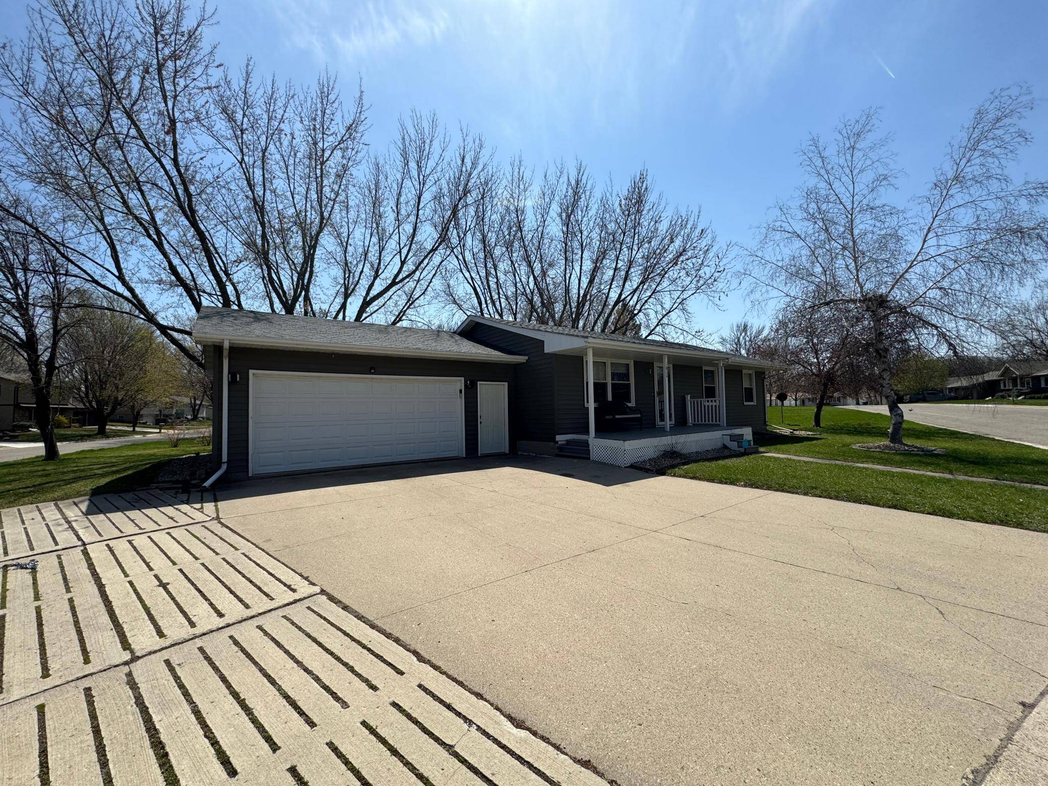 Albert Lea, MN 56007,1824 Brookside CIR
