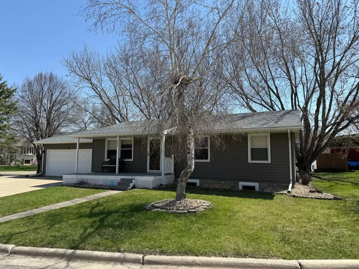 Albert Lea, MN 56007,1824 Brookside CIR