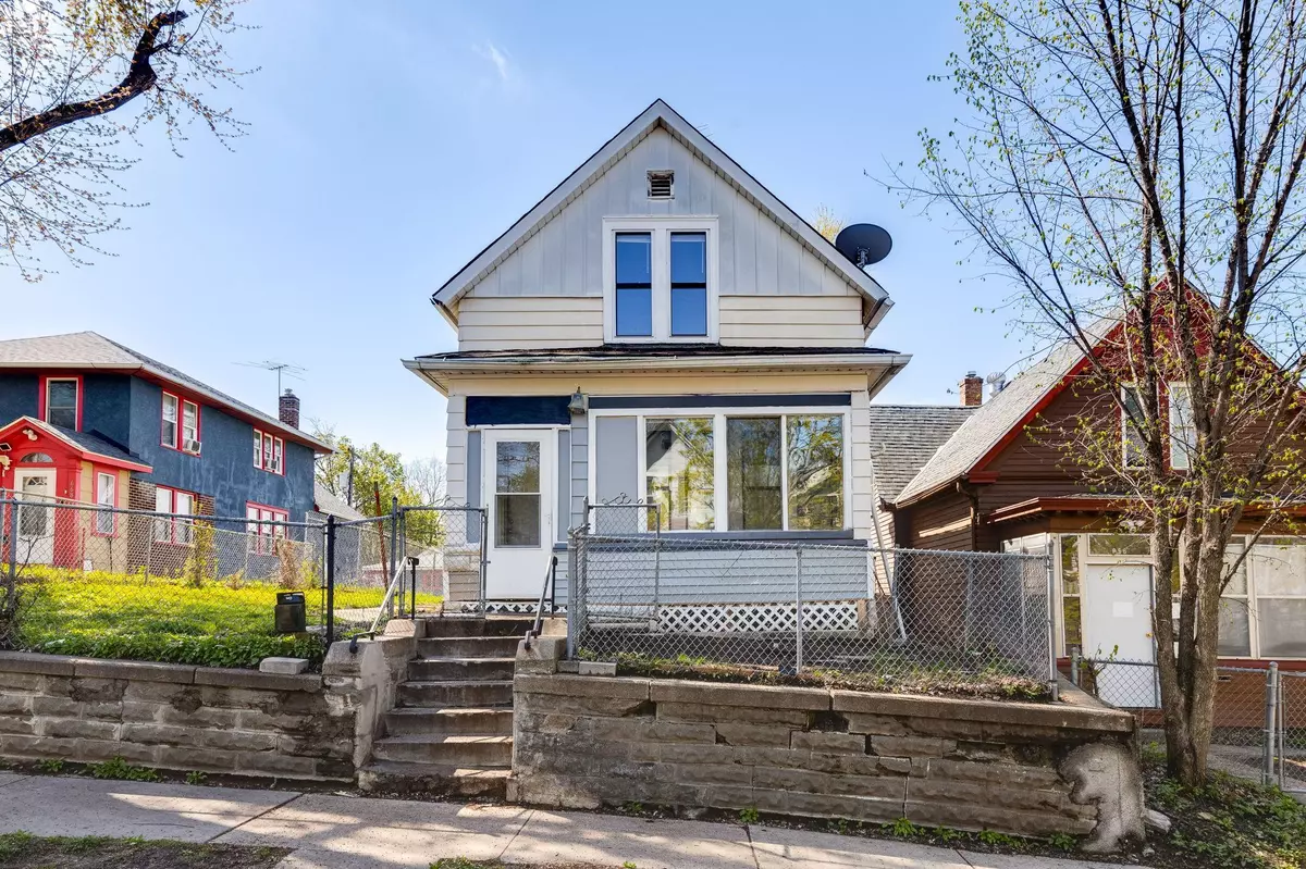 Saint Paul, MN 55106,664 Cook AVE E