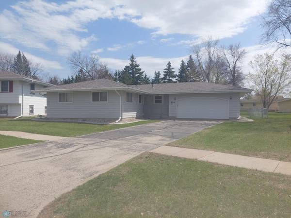 679 6th AVE W,  West Fargo,  ND 58078