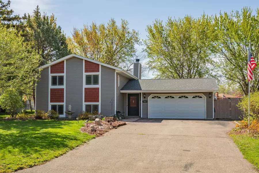 7833 N College Park DR, Brooklyn Park, MN 55445