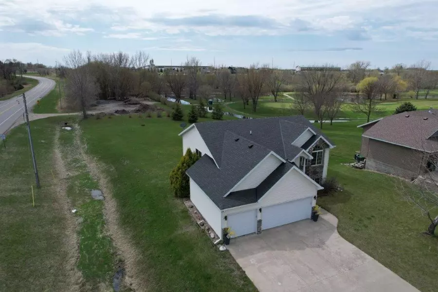 106 Golfview DR, Albany, MN 56307