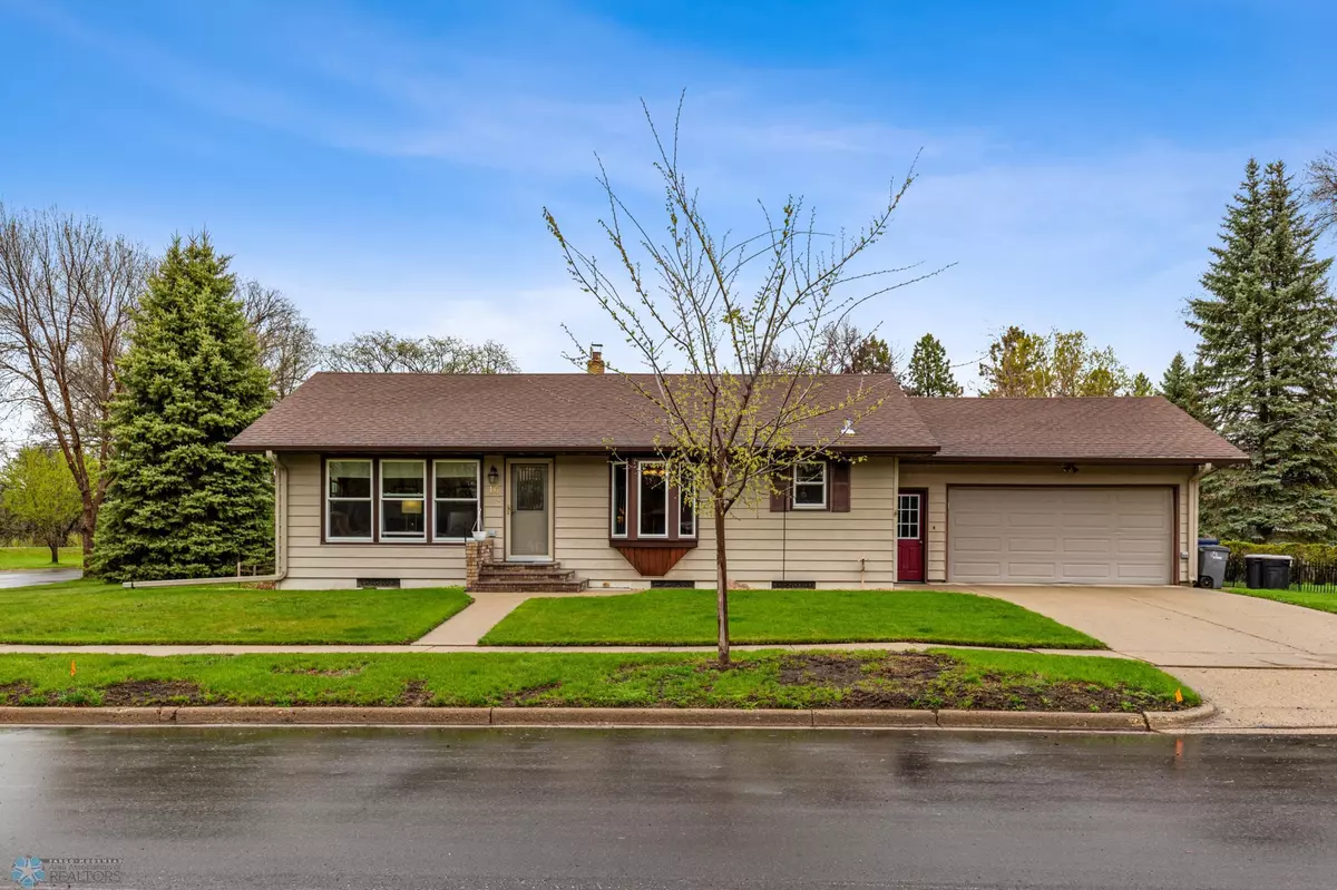 Moorhead, MN 56560,16 11th AVE S