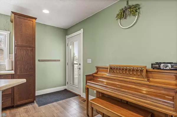 Hawley, MN 56549,614 5th ST