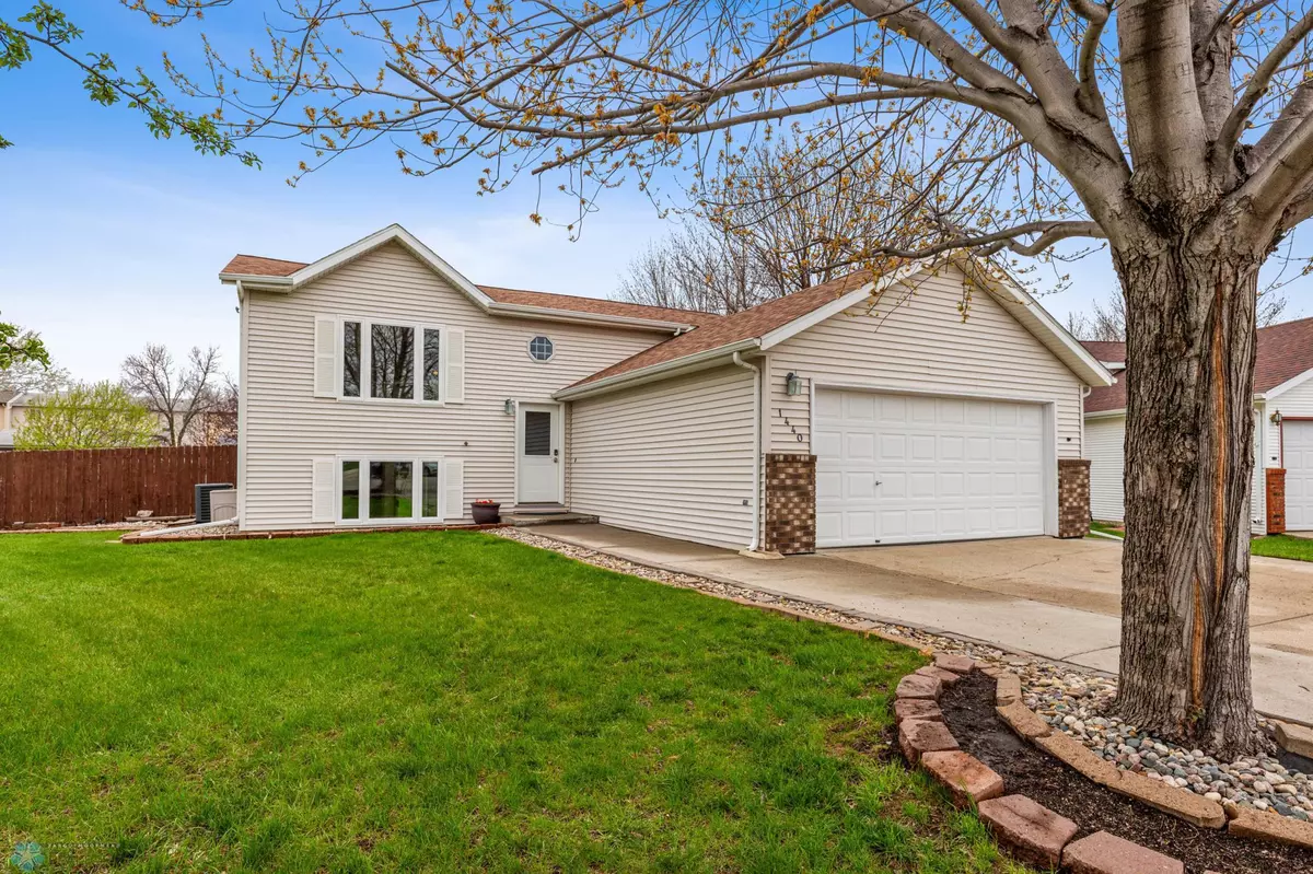 Fargo, ND 58078,1440 Sheyenne Park CT