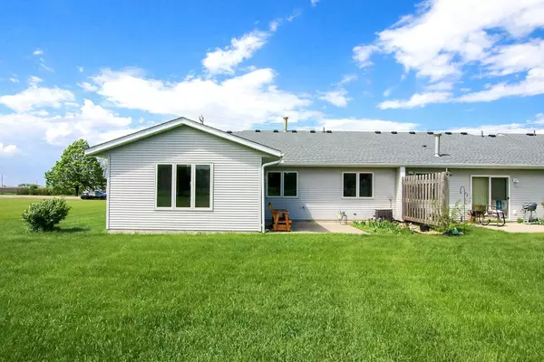 Winthrop, MN 55396,505 8th ST W