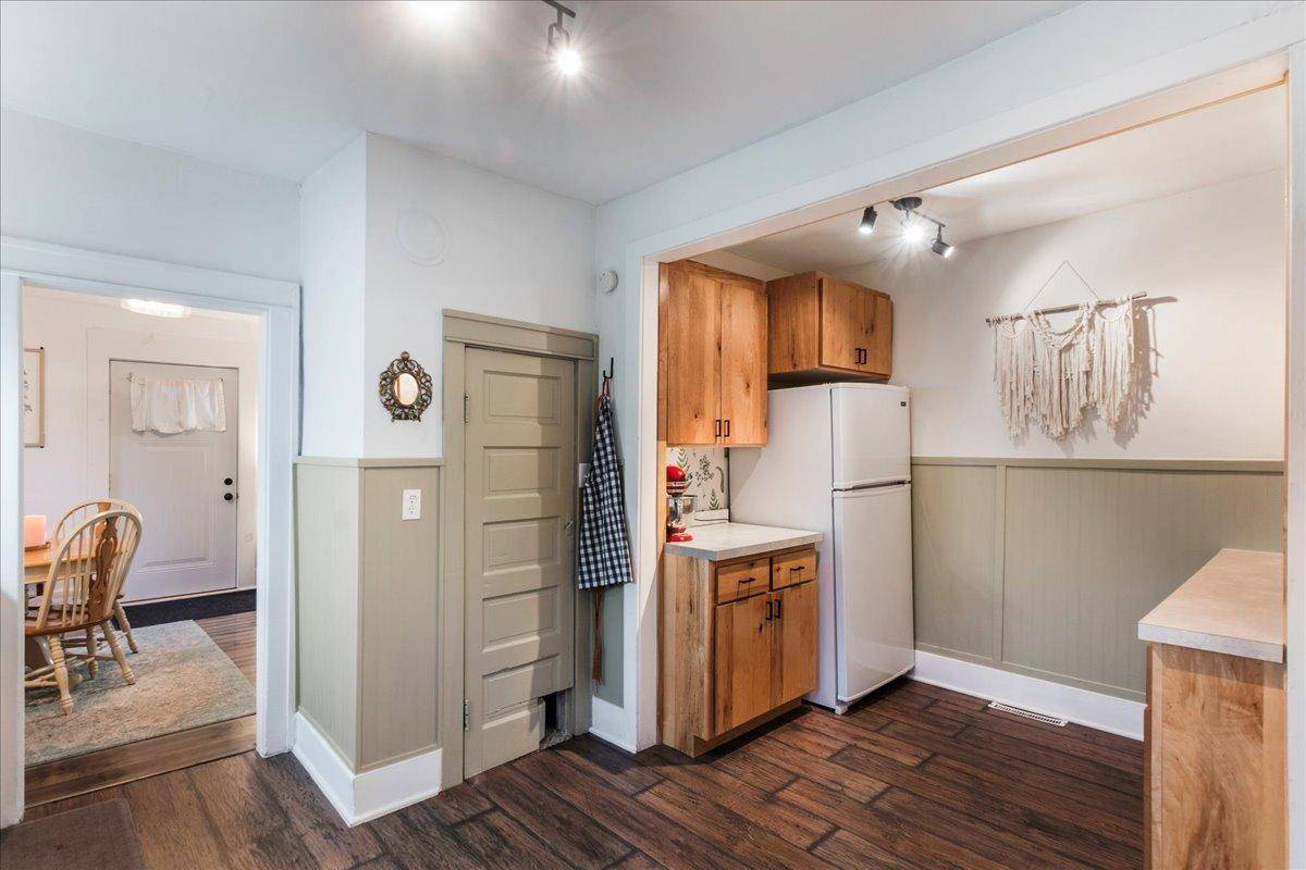 Brainerd, MN 56401,805 I ST NE