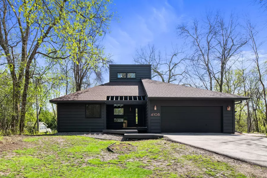 4108 Red Oak RDG, Minnetonka, MN 55345