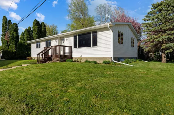 West Concord, MN 55985,619 W 1st ST