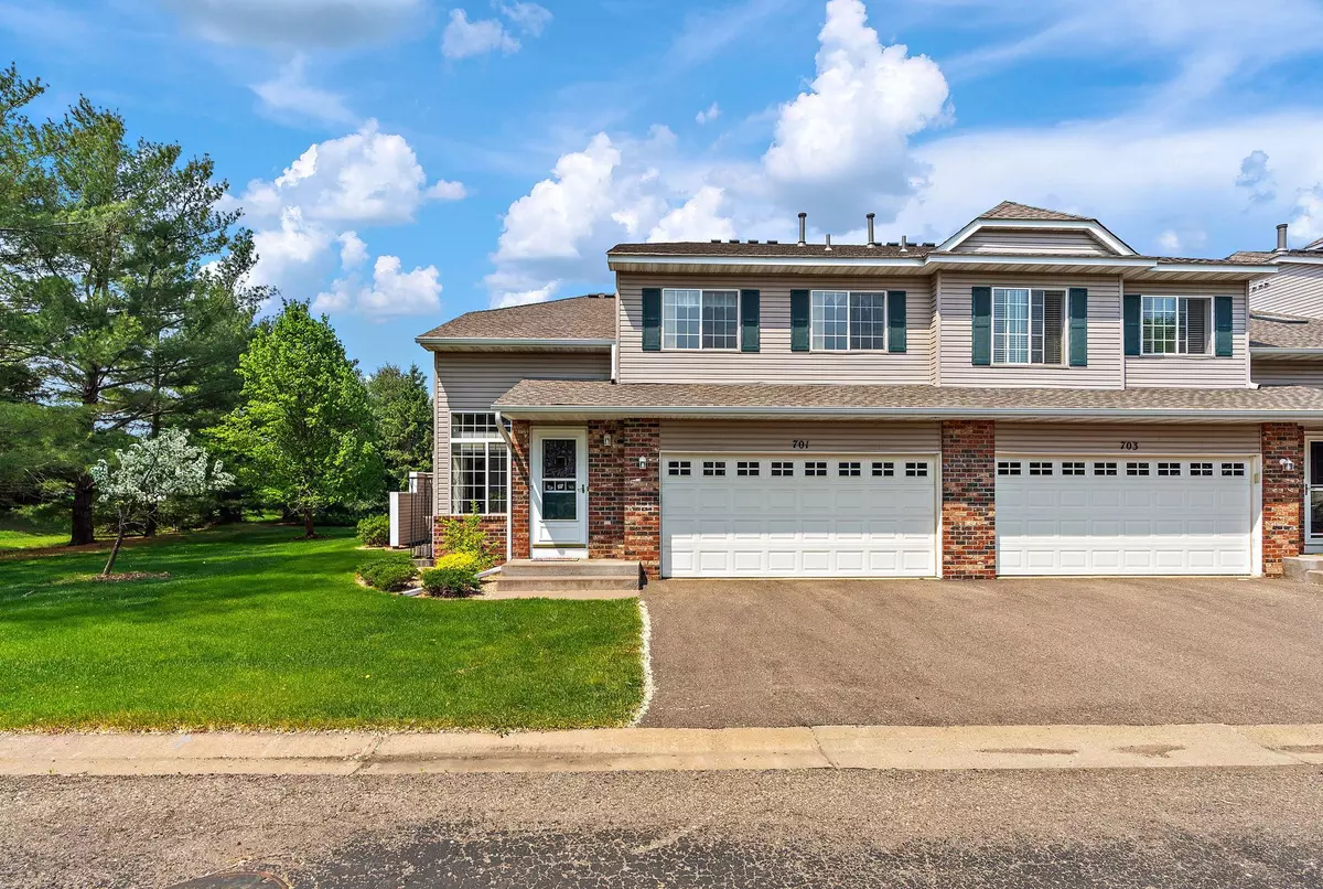 Hudson, WI 54016,701 Evergreen CIR