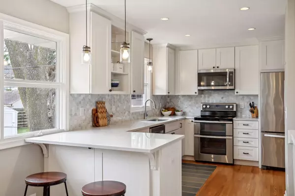 Edina, MN 55436,4509 Parkside LN