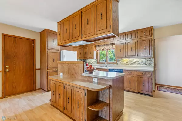 Fargo, ND 58102,2807 Maple ST N