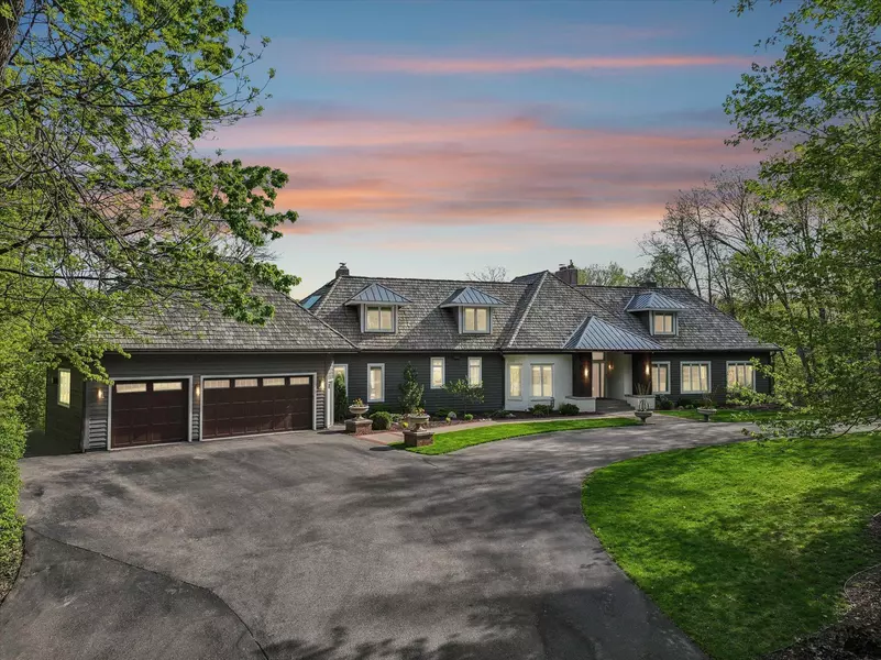 28200 Boulder CIR, Shorewood, MN 55331