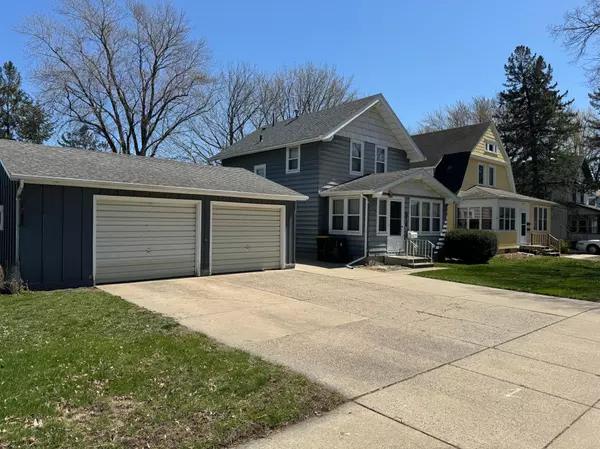 North Mankato, MN 56003,916 Lyndale ST