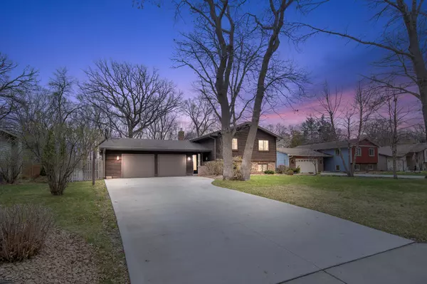 Mounds View, MN 55112,8321 Greenwood DR