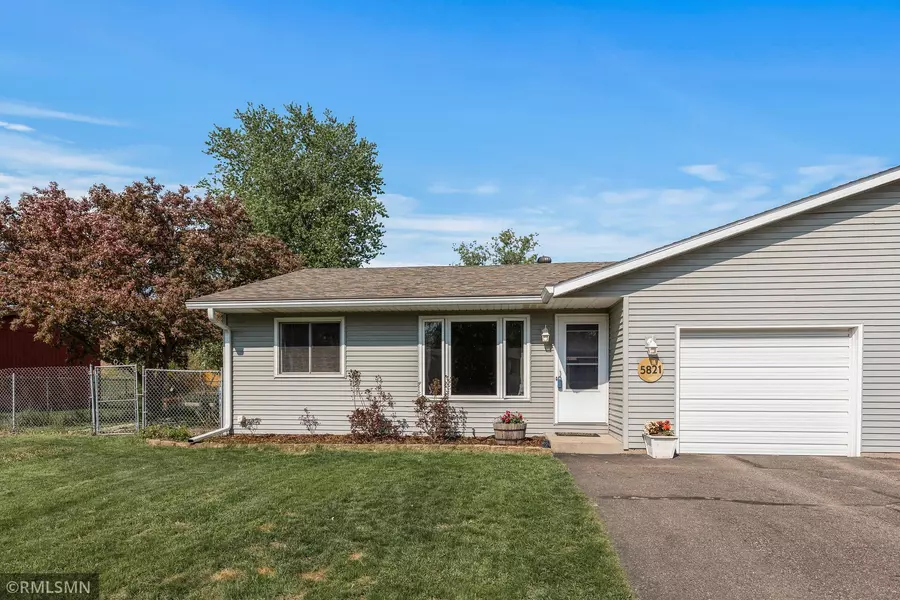 5821 Otter View TRL, White Bear Twp, MN 55110