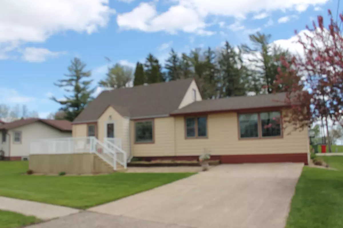 Fulda, MN 56131,510 Lake AVE E