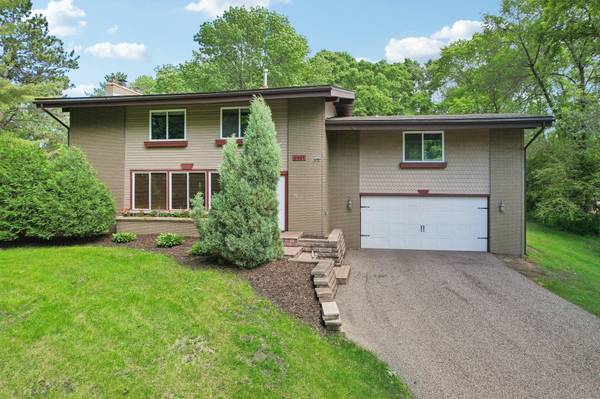 6421 Oriole AVE, Chanhassen, MN 55331