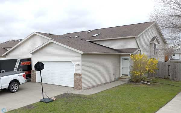 4260 39 1/2 AVE S,  Fargo,  ND 58104