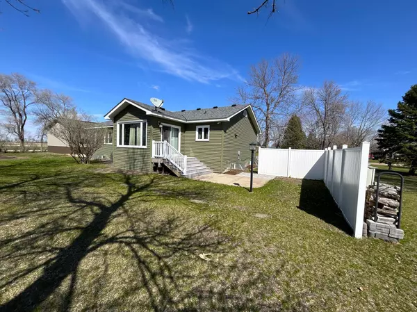 Appleton, MN 56208,949 Ash ST