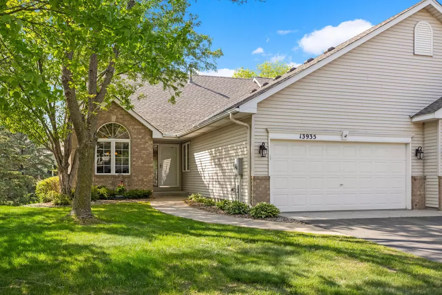 13935 Farmington WAY, Apple Valley, MN 55124