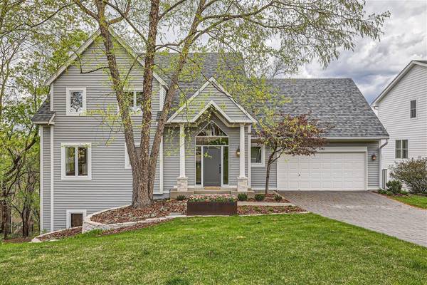 6782 Woodland DR, Eden Prairie, MN 55346