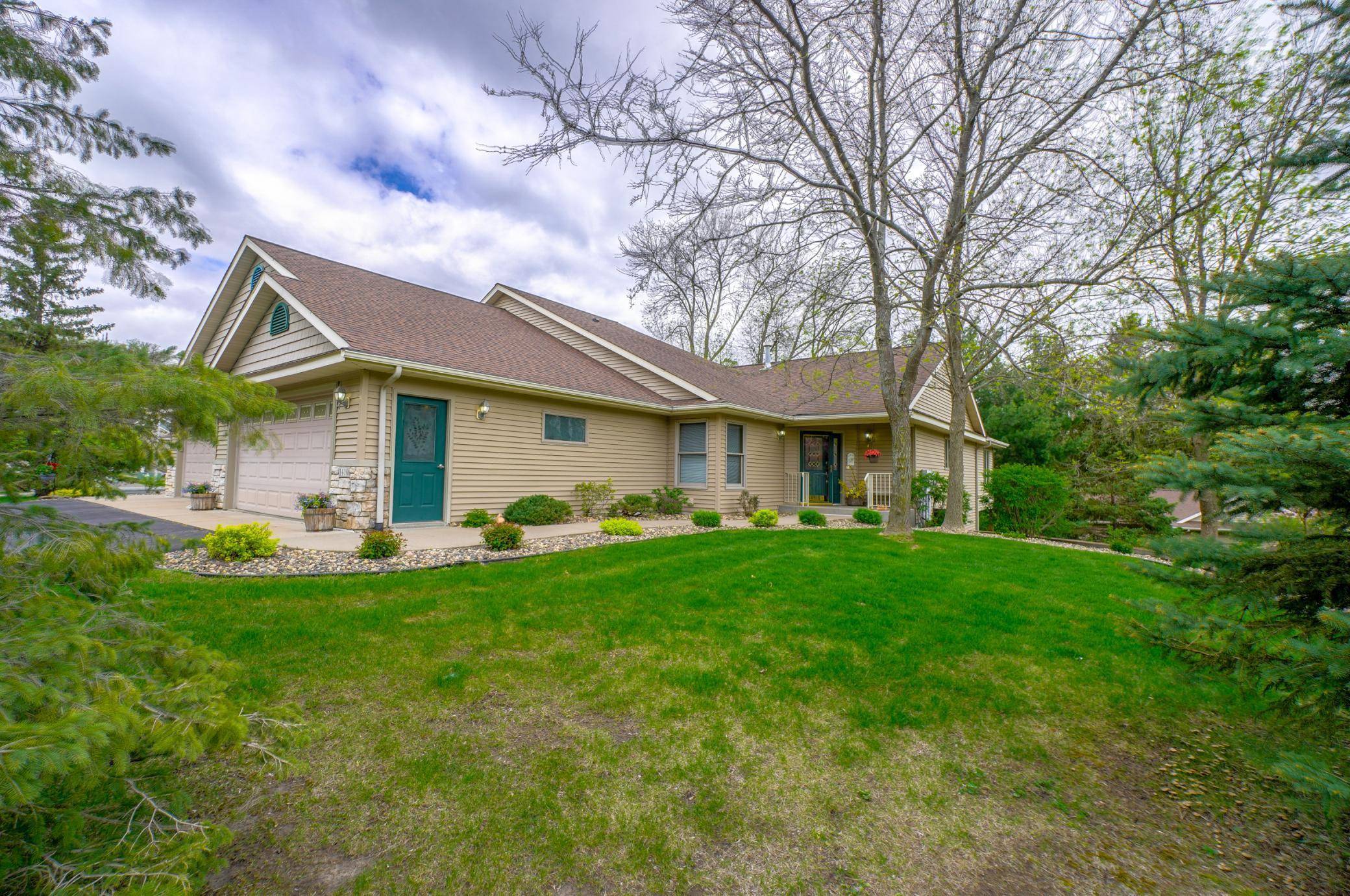 1410 Riverside DR #1410,  River Falls,  WI 54022