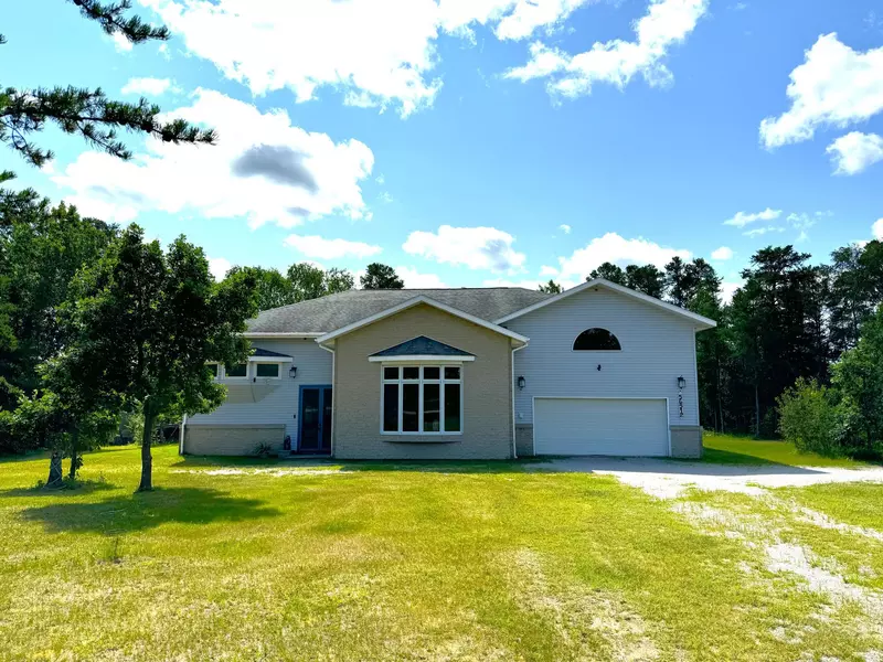 56512 Birchwood DR, Warroad, MN 56763